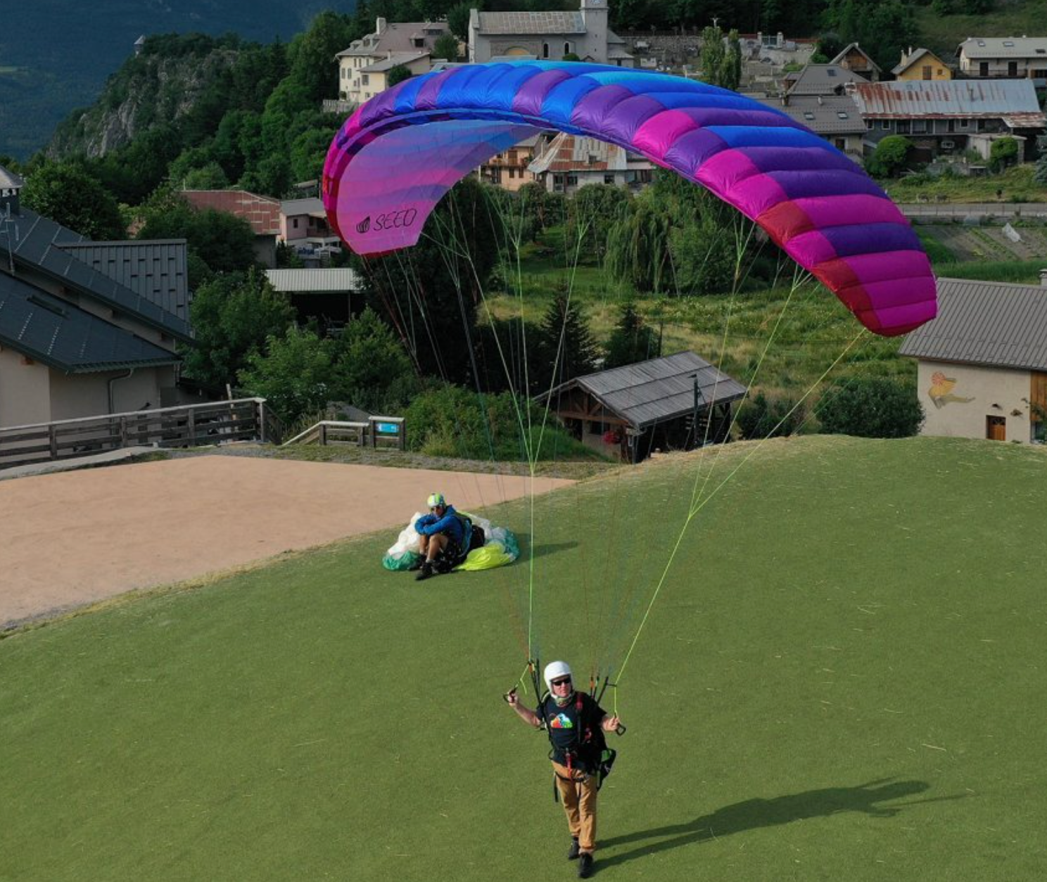 Les 8 endroits où faire du parapente dans les Alpes en Europe Les 8 endroits où faire du parapente dans les Alpes en Europe