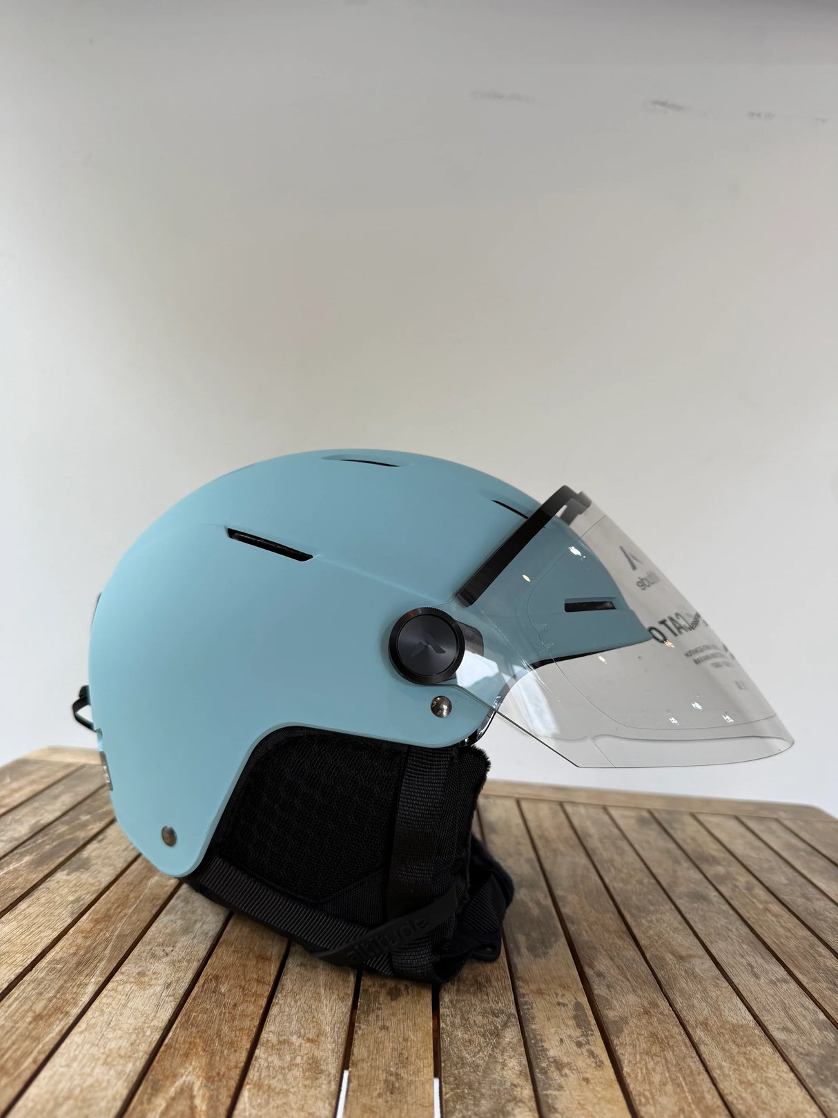 Altitude - Kazé - Casque parapente
