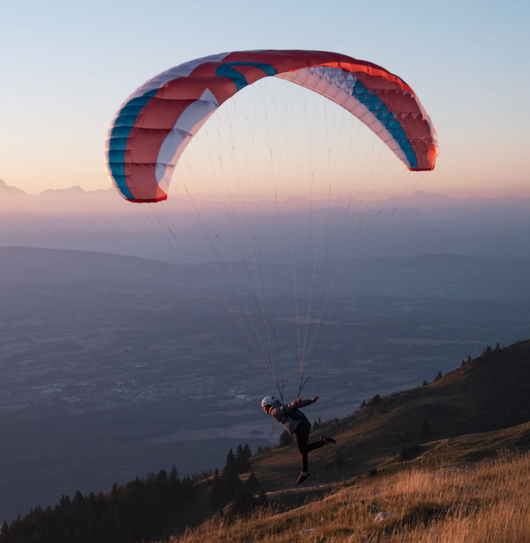 Lightweight paragliders