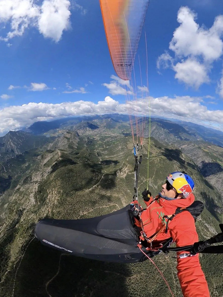 Ozone Delta 4 paraglider