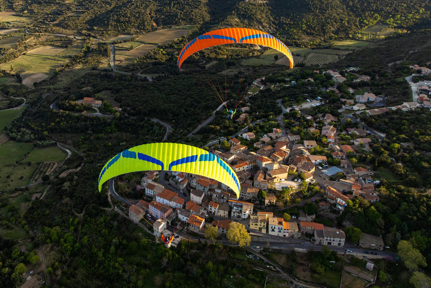 Ozone Buzz Z7 paraglider