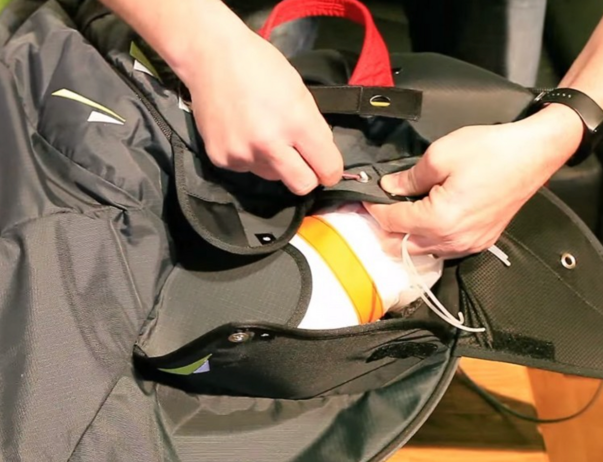 Installation parachute secours.