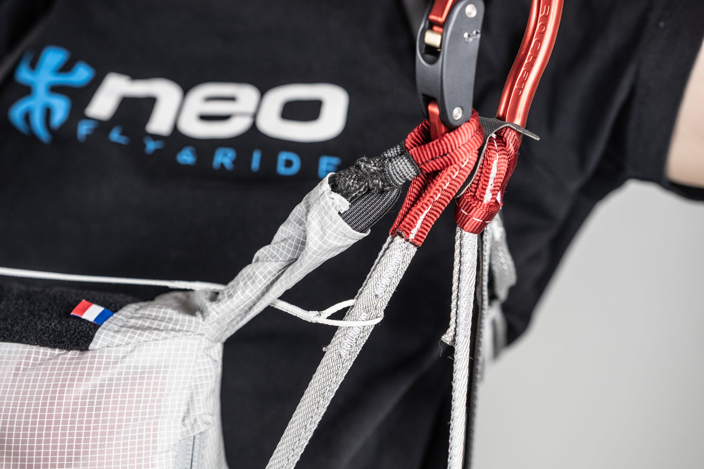 Neo lite 2.0 ventral rescue parachute container 